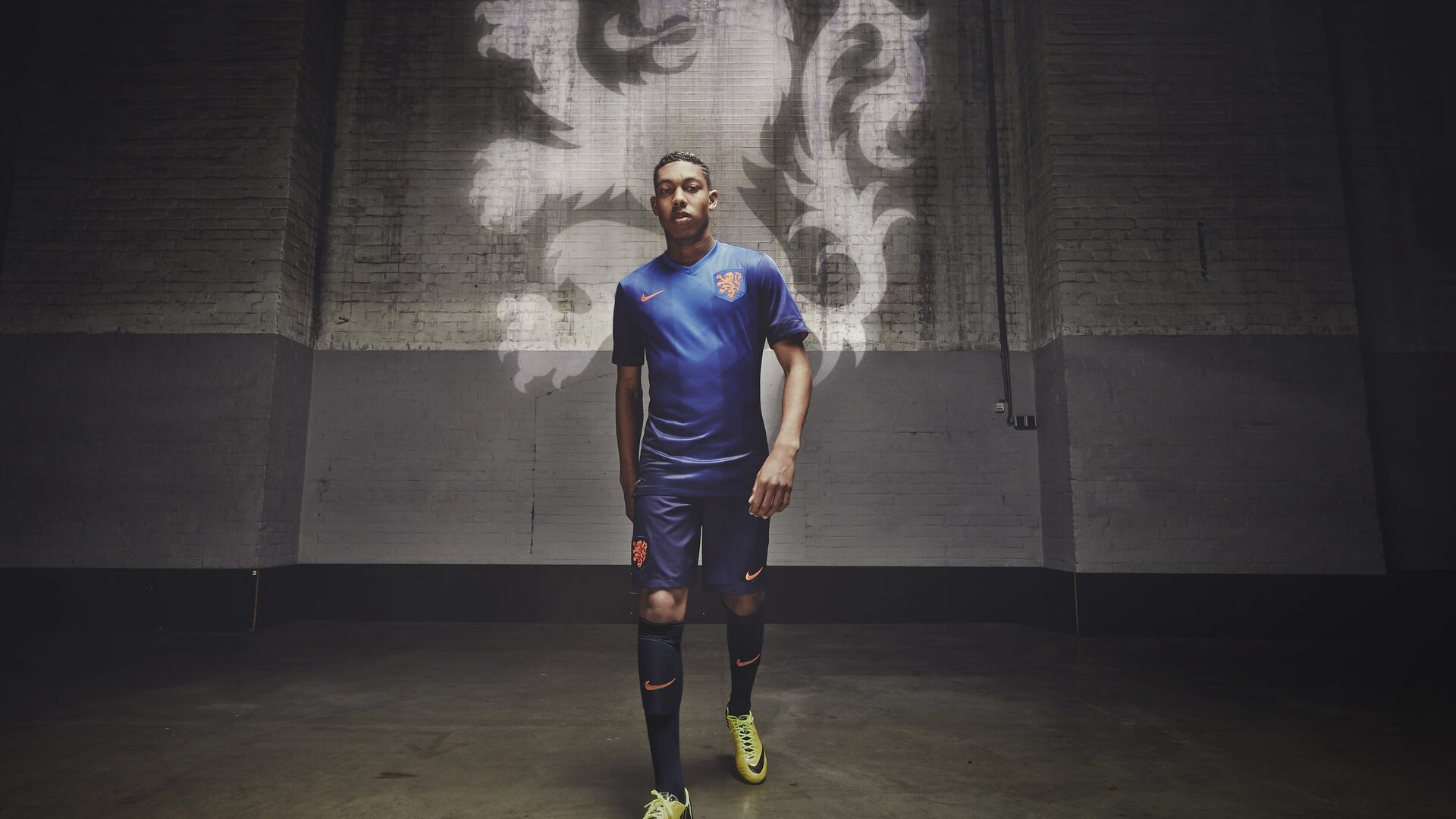 九游娱乐在线-利物浦球迷创纪录上座率，安菲尔德沸腾，利物浦allez